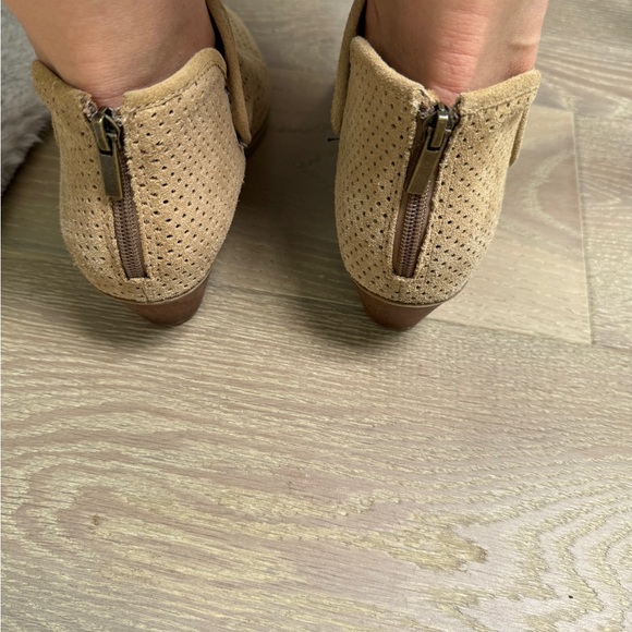 Adam Tucker by me too tan size 9 - Picture 3 of 8